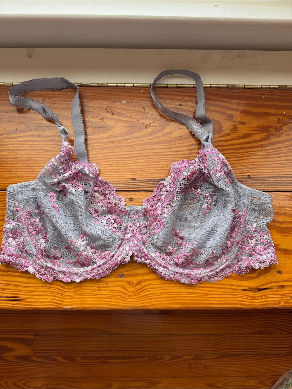 Wacoal Gray and Pink Floral Lace Underwire Bra